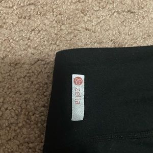 black zella leggings